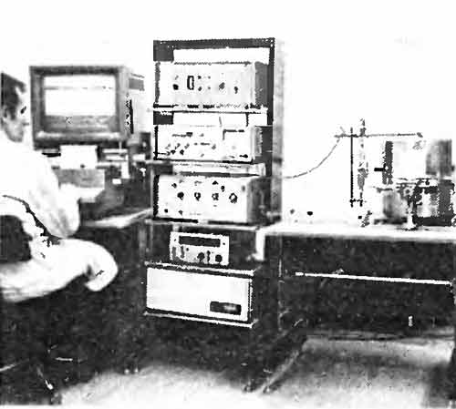 Первый геликонный дефектоскоп создан в Институте физики полупроводников