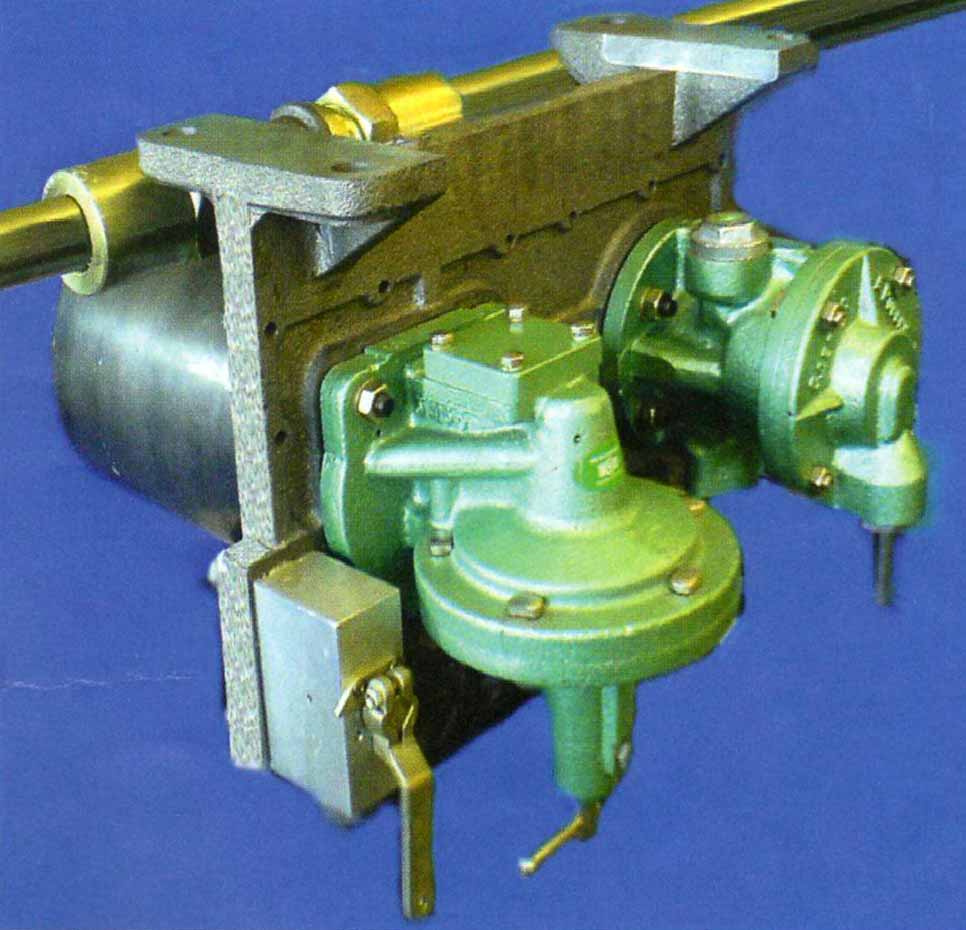 Воздухораспределитель 483А-05, состоящий из магистральной части 483Б.010
